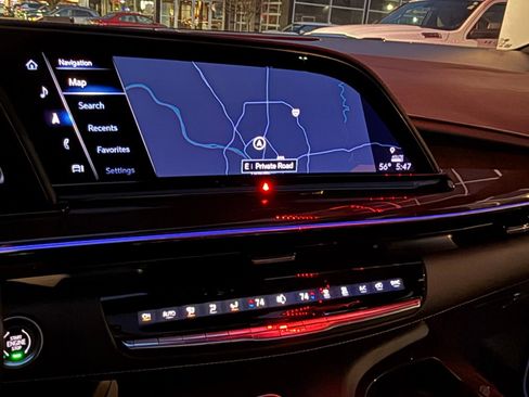 Used 2024 Cadillac Escalade ESV Premium Luxury Platinum w/ Heavy-Duty Trailer Package image 30