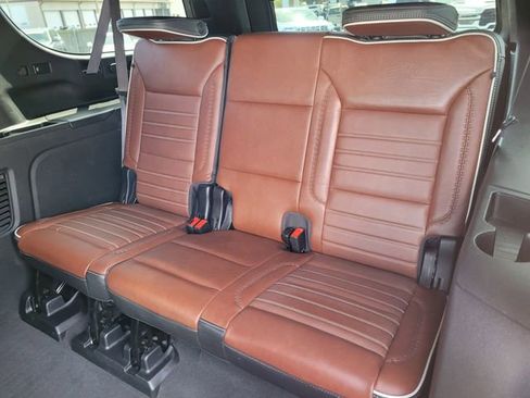 Used 2023 GMC Yukon XL Denali Ultimate image 24