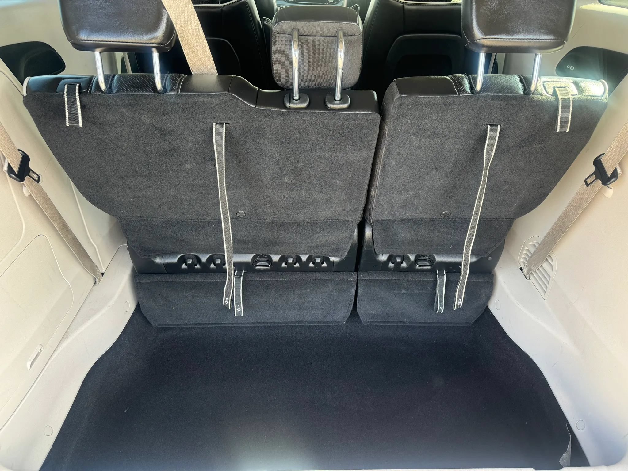 Used 2023 Chrysler Pacifica Limited FWD image 15
