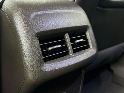 Used 2024 Chevrolet Equinox Premier image 24