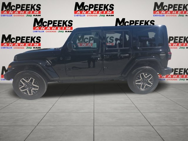 Used 2026 Jeep Wrangler Unlimited Sahara AWD/4WD image 2