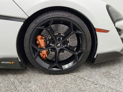 Used 2019 McLaren 600LT RWD image 32