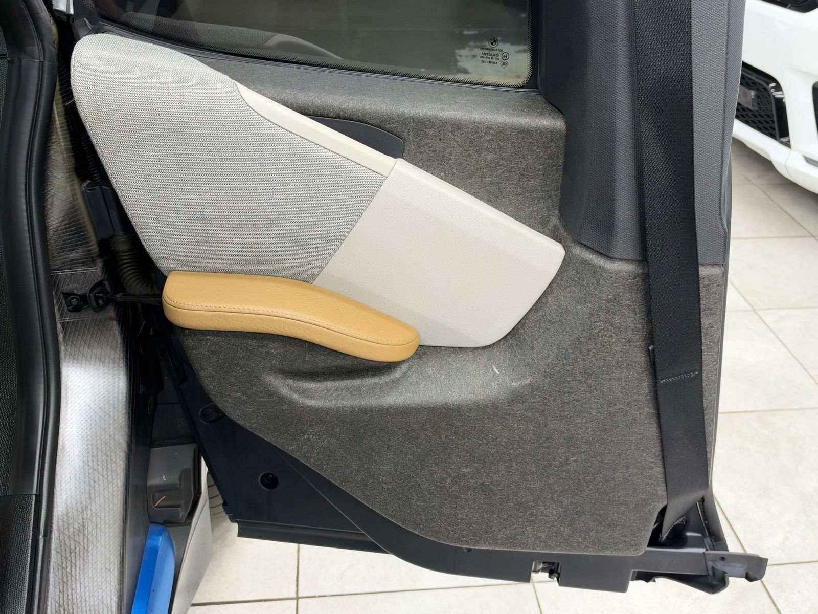 Used 2014 BMW i3 w/ Range Extender RWD image 18