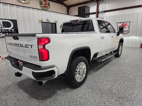 Used 2021 Chevrolet Silverado 2500 High Country w/ Z71 Off-Road Package AWD/4WD image 10