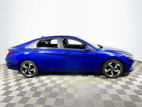 Used 2023 Hyundai Elantra Limited FWD image 2