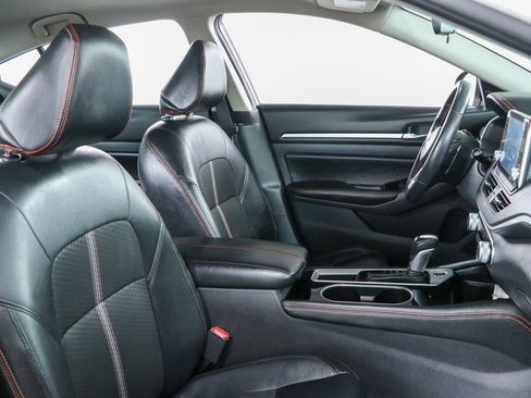 Used 2024 Nissan Altima 2.5 SR FWD image 26