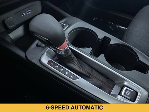 Used 2024 Chevrolet Trax RS FWD image 7
