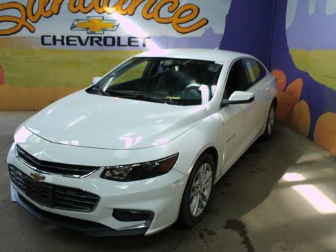Used 2017 Chevrolet Malibu LT image 4