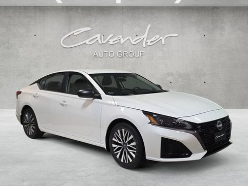 New 2026 Nissan Altima 2.5 SV FWD image 2