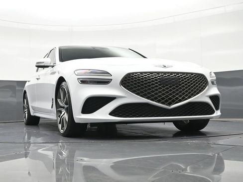 Used 2023 Genesis G70 2.0T RWD image 34