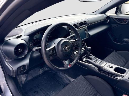 Used 2023 Toyota GR86 Base image 9