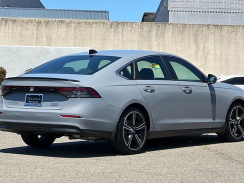 Used 2024 Honda Accord Sport image 2