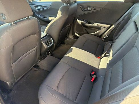 Used 2018 Chevrolet Malibu LT image 12