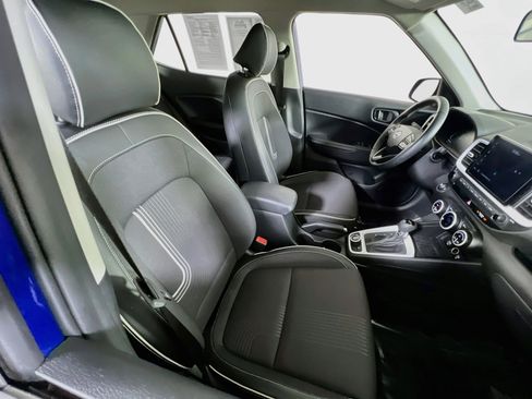 Used 2023 Hyundai Venue Limited w/ Cargo Package FWD image 26