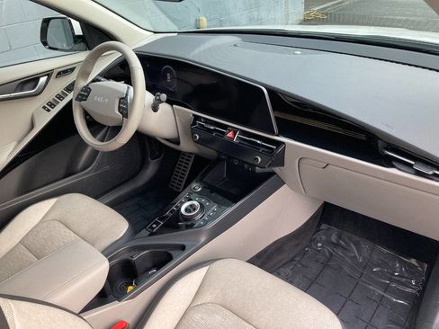 Used 2023 Kia Niro Wave w/ Wave Preserve Package image 8