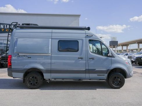 Used 2021 Mercedes-Benz Sprinter 2500 image 4
