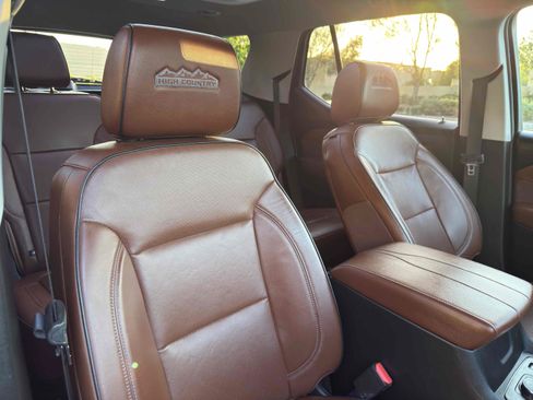 Used 2018 Chevrolet Traverse High Country w/ LPO, Cargo Package AWD/4WD image 56
