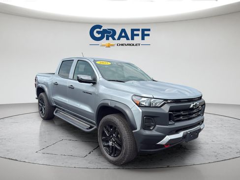 Used 2025 Chevrolet Colorado Trail Boss AWD/4WD image 11