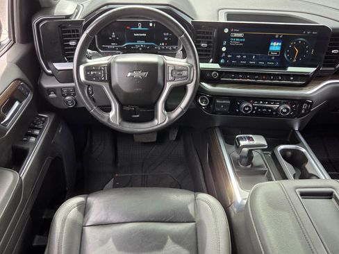 Certified 2022 Chevrolet Silverado 1500 LT Trail Boss w/ LT Trail Boss Premium Package AWD/4WD image 11