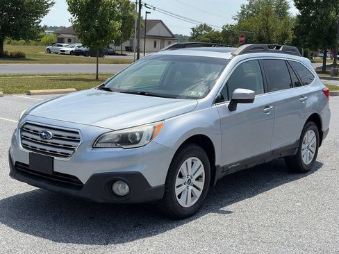 Used 2015 Subaru Outback 2.5i Premium AWD/4WD image 3