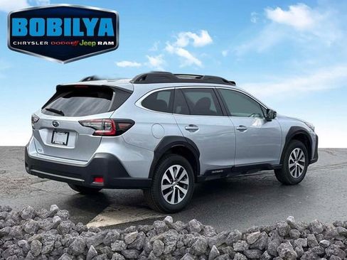 Used 2024 Subaru Outback Premium AWD/4WD image 3
