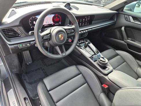 Used 2025 Porsche 911 Carrera image 2