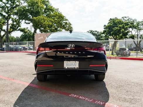 New 2025 Hyundai Elantra Sport FWD image 5