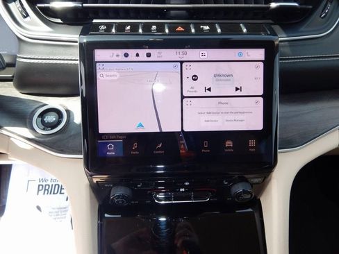 Used 2022 Jeep Grand Cherokee L Limited image 21