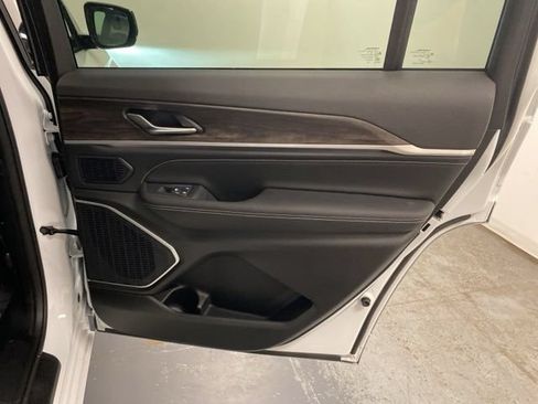 New 2026 Jeep Grand Cherokee L Limited AWD/4WD image 28