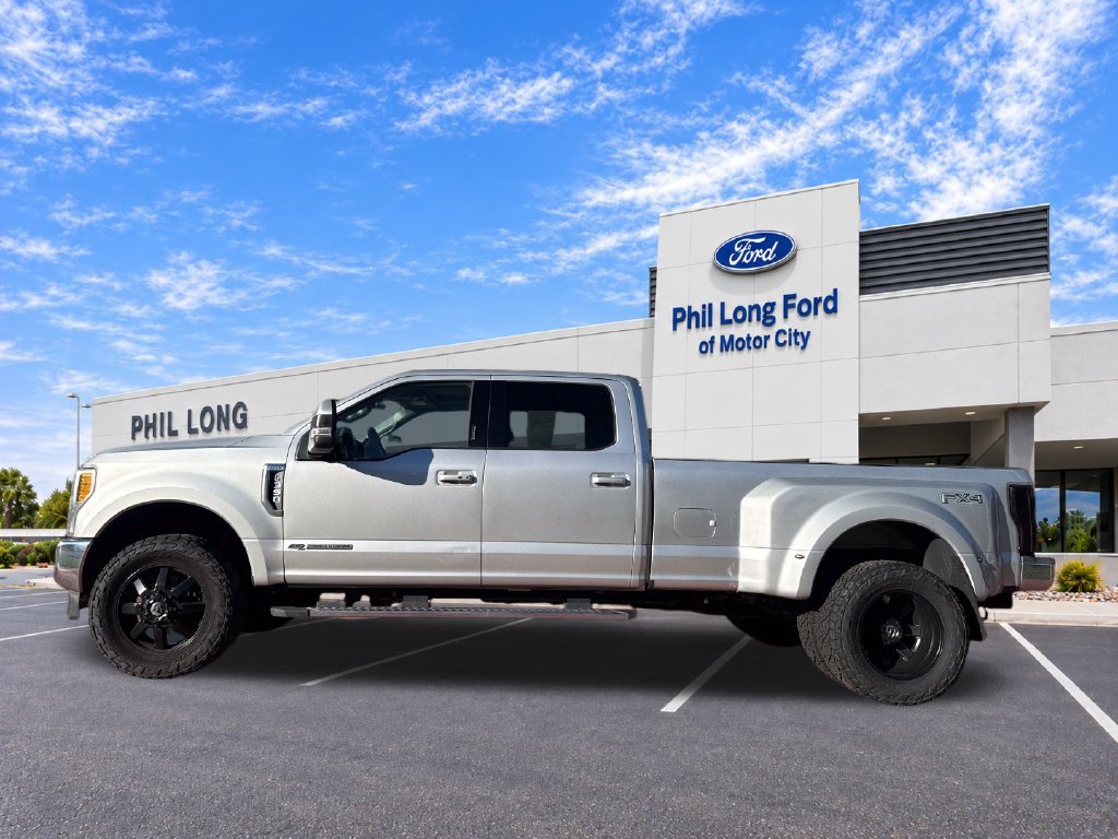 Used 2017 Ford F350 Lariat w/ Lariat Ultimate Package AWD/4WD image 4