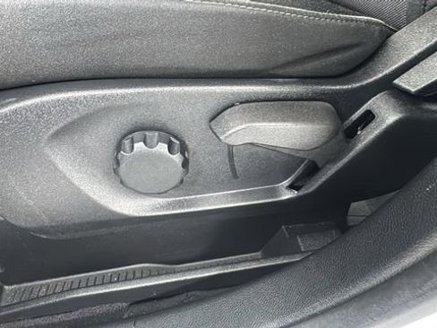 Used 2024 Ford Edge SE AWD/4WD image 11