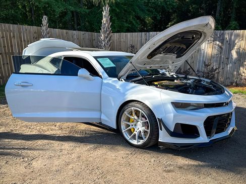 Used 2017 Chevrolet Camaro ZL1 RWD image 21