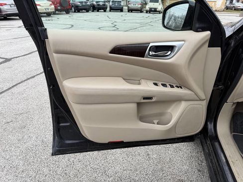Used 2015 Nissan Pathfinder SL w/ Cargo Package image 15