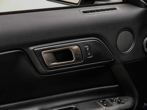 Used 2021 Ford Mustang Shelby GT500 w/ Carbon Fiber Track Pack RWD image 92
