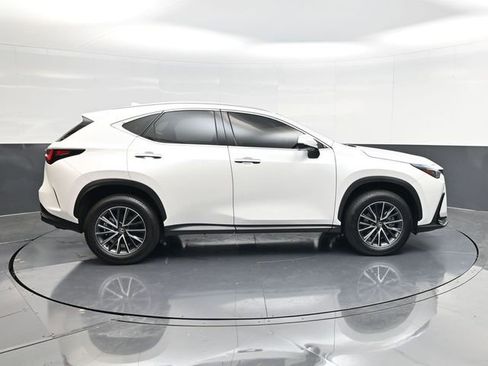 Used 2024 Lexus NX 250 FWD image 2