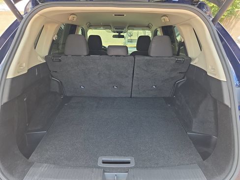 Certified 2024 Nissan Rogue SV FWD image 12