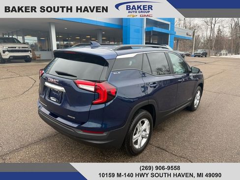 Used 2022 GMC Terrain SLE w/ Driver Convenience Package image 5