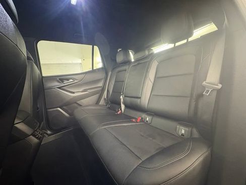 Used 2025 Chevrolet Equinox LT w/ Convenience Package II FWD image 8