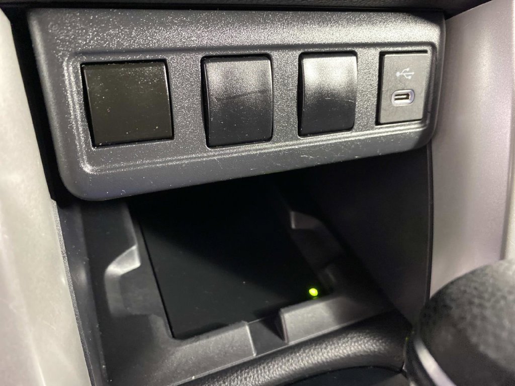 Used 2024 Toyota Corolla Cross AWD Hybrid w/ Moonroof Package image 23