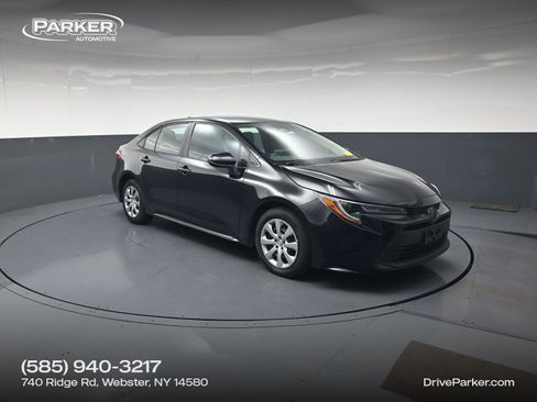 Used 2023 Toyota Corolla LE FWD image 1