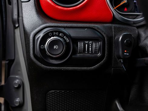 Used 2019 Jeep Wrangler Unlimited Sport S AWD/4WD image 21
