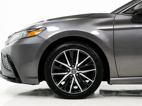 Used 2021 Toyota Camry SE image 24
