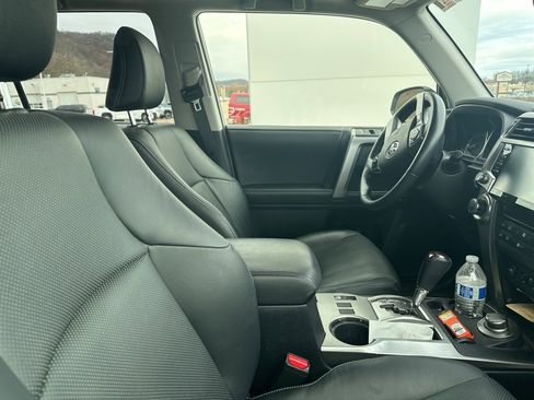 Used 2024 Toyota 4Runner Limited image 22