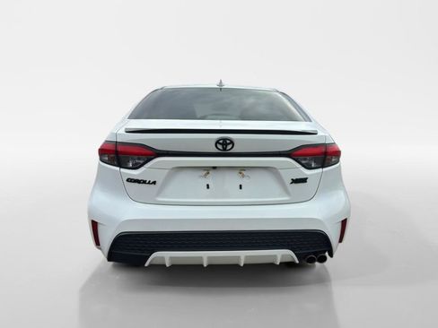 Used 2022 Toyota Corolla XSE FWD image 4