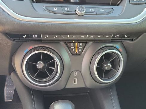 Used 2020 Chevrolet Blazer LT w/ Sound & Technology Package FWD image 26