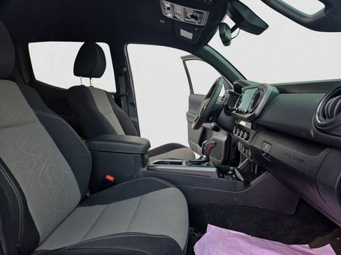 Used 2023 Toyota Tacoma TRD Off-Road image 17