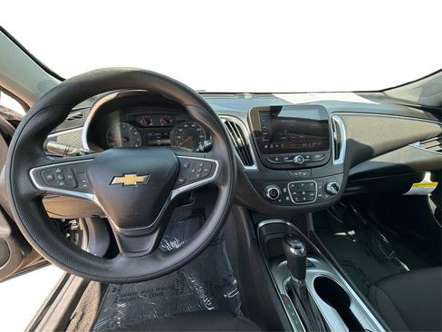 Used 2020 Chevrolet Malibu LT FWD image 27