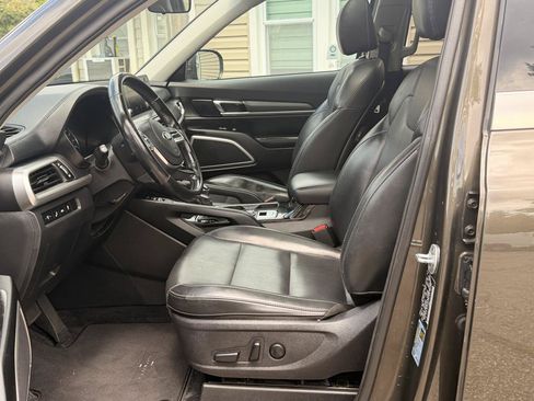Used 2020 Kia Telluride S AWD/4WD image 18