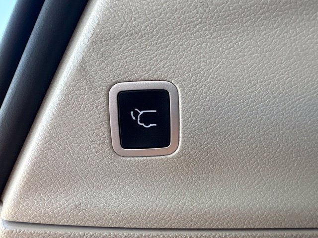 Used 2022 Chrysler Pacifica Limited FWD image 36