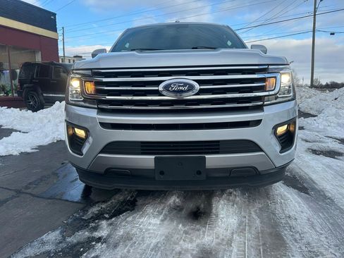 Used 2018 Ford Expedition XLT image 12